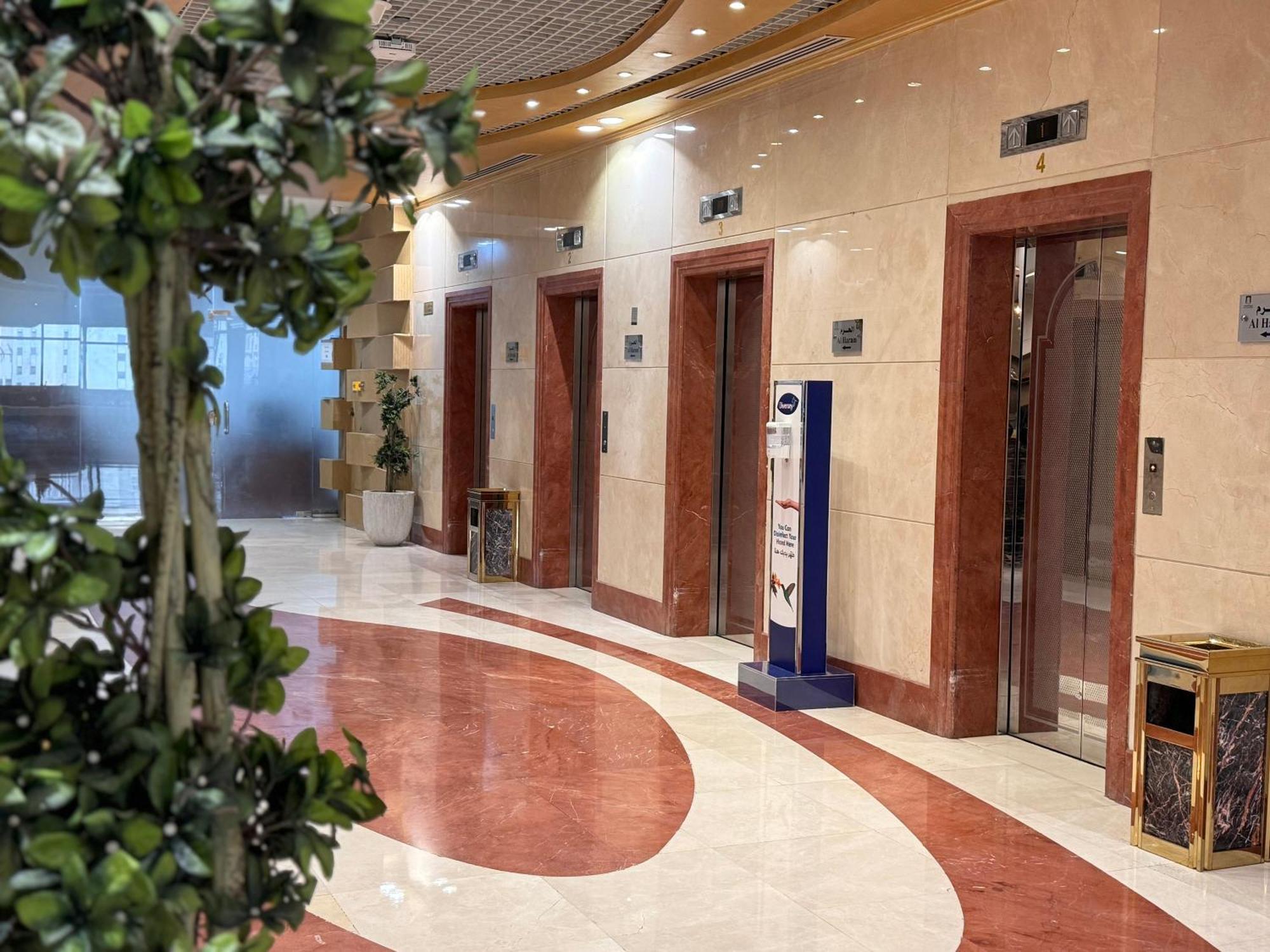 מכה Al Safwah Hotel First Tower 1 מראה חיצוני תמונה Elevators at the airport