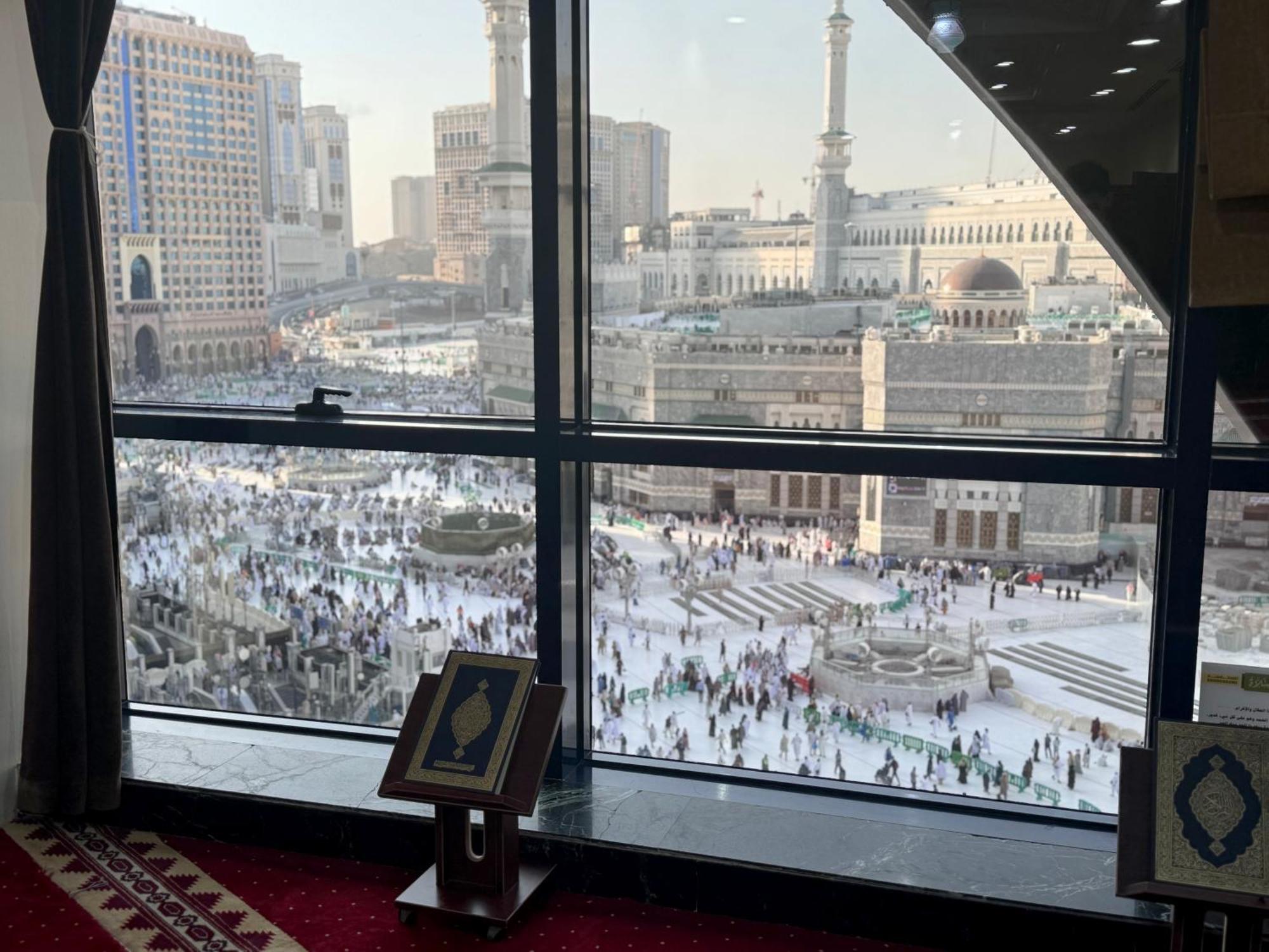 מכה Al Safwah Hotel First Tower 1 מראה חיצוני תמונה View of the Grand Mosque of Mecca from the Abraj Al Bait Towers