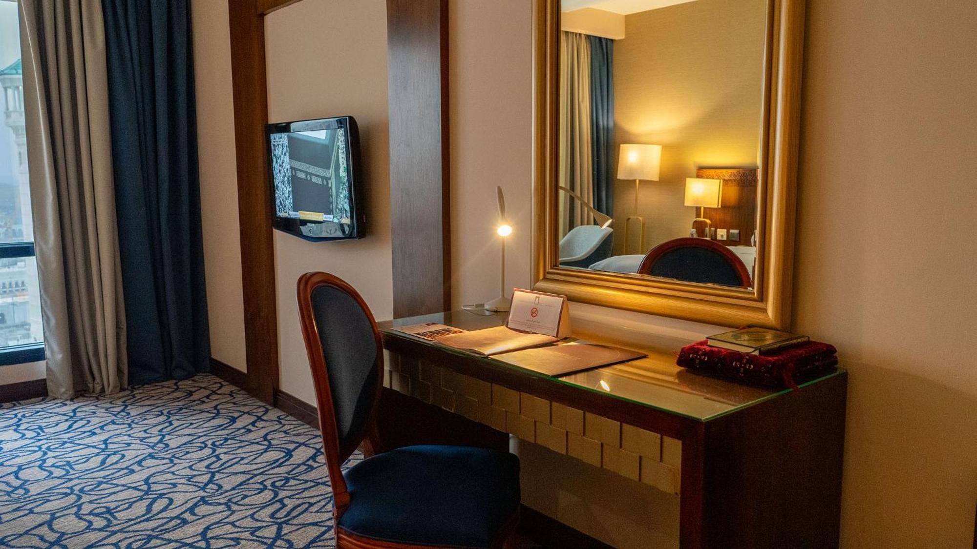 מכה Al Safwah Hotel First Tower 1 מראה חיצוני תמונה A dressing table in a hotel room